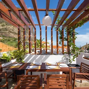  Hostel Madeira Surf Camp Portugal